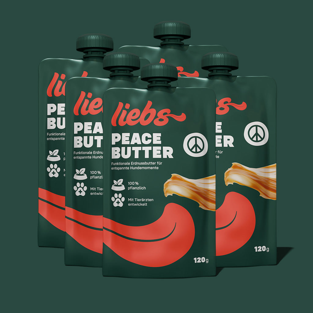 Bild mit grünem Hintergrund und fünf Packungen Peace Butter aufgereiht